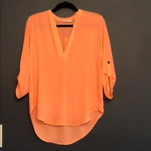 Lush blouse v neck with roll sleeve
